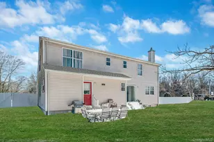 49 Flamingo Rd, Rocky Point, NY 11778 - Photo 4