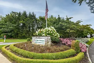 211 Barton Ave, Melville, NY 11747 - Photo 2