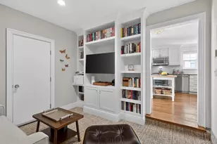 211 Barton Ave, Melville, NY 11747 - Photo 8