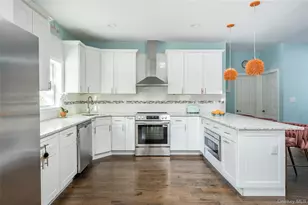 87 Washington Heights Ave, Hampton Bays, NY 11946 - Photo 12