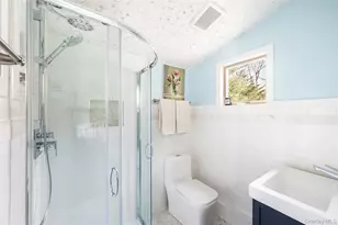 87 Washington Heights Ave, Hampton Bays, NY 11946 - Photo 22