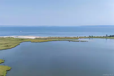 87 Washington Heights Avenue, Hampton Bays, NY 11946 - Photo 44