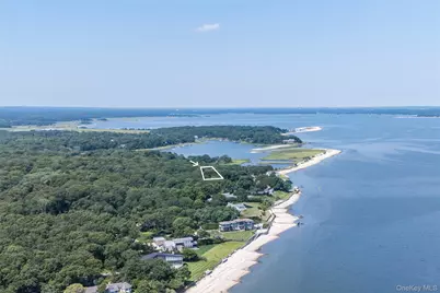 87 Washington Heights Avenue, Hampton Bays, NY 11946 - Photo 1