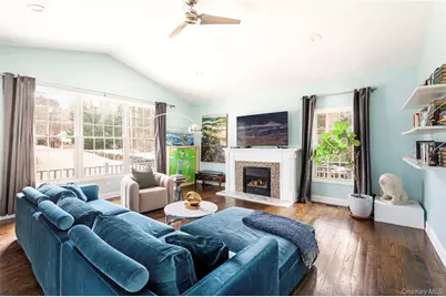 87 Washington Heights Avenue, Hampton Bays, NY 11946 - Photo 8