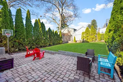 85 Lakeview Avenue, Scarsdale, NY 10583 - Photo 24