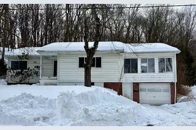 7 Christopher Avenue, Highland, NY 12528 - Photo 2