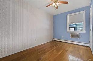 26 Terrace Ave, Floral Park, NY 11001 - Photo 16