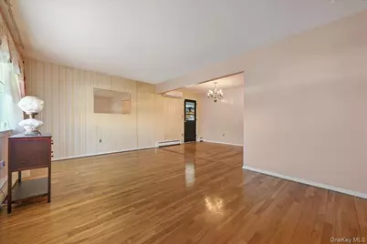 26 Terrace Avenue, Floral Park, NY 11001 - Photo 4