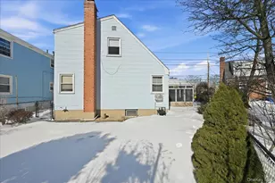 26 Terrace Ave, Floral Park, NY 11001 - Photo 4