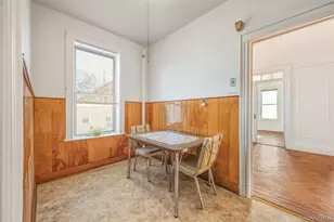 21-20 22nd Rd, Astoria, NY 11105 - Photo 10