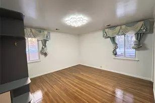 105 Seaman Rd, Jericho, NY 11753 - Photo 14