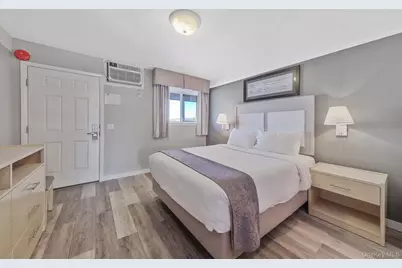 131 S Emerson Avenue #216, Montauk, NY 11954 - Photo 8