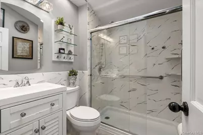 39 Garnet Lane, Plainview, NY 11803 - Photo 18