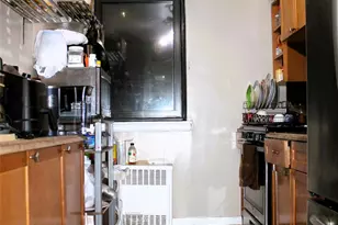 87-30 204th St, Hollis, NY 11423 - Photo 18