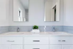 26 Marlin Ln, Port Washington, NY 11050 - Photo 20