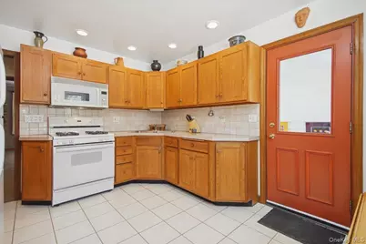 82 Sleight Plass Road, Poughkeepsie, NY 12603 - Photo 14