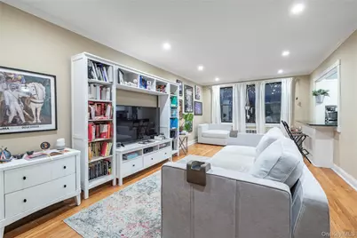 1 Jefferson Avenue #A12, Rockville Centre, NY 11570 - Photo 2