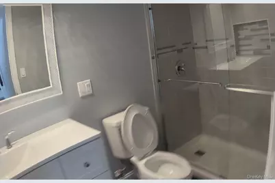 1550 N Gardiner Drive, Bay Shore, NY 11706 - Photo 10