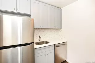 101 Lincoln Ave, Mineola, NY 11501 - Photo 10