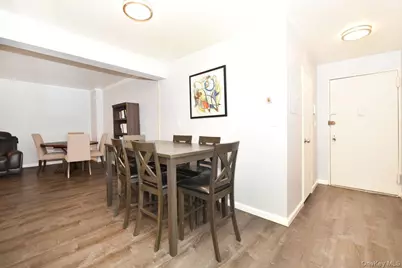 101 Lincoln Avenue #3R, Mineola, NY 11501 - Photo 2