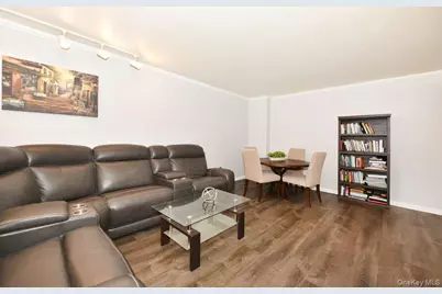 101 Lincoln Avenue #3R, Mineola, NY 11501 - Photo 8