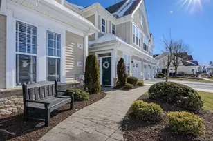 17 Sonata Ct, Lake Grove, NY 11755 - Photo 2