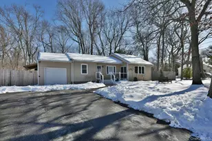 17 Arnold Dr, Middle Island, NY 11953 - Photo 2