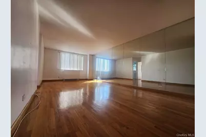 1 Bay Club #8 U, Bayside, NY 11360 - Photo 8