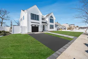 38 Pond Ln, Levittown, NY 11756 - Photo 2