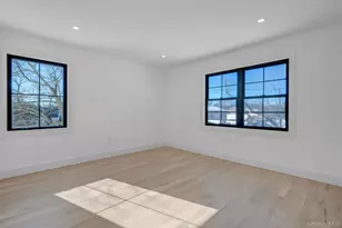 38 Pond Ln, Levittown, NY 11756 - Photo 32