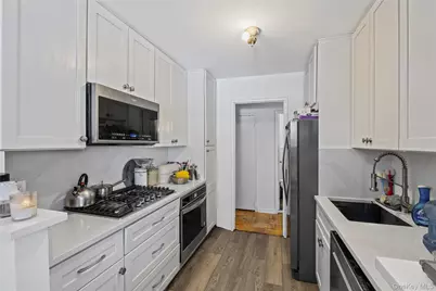 70 North Grove #1N, Freeport, NY 11520 - Photo 10