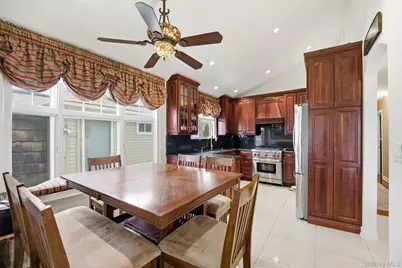 16215 85th Street, Howard Beach, NY 11414 - Photo 8