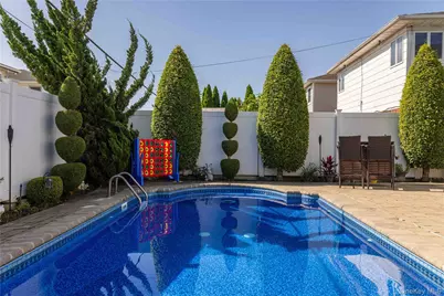 16215 85th Street, Howard Beach, NY 11414 - Photo 14
