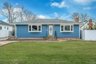 6 Rugby Dr, Shirley, NY 11967 - Photo 4