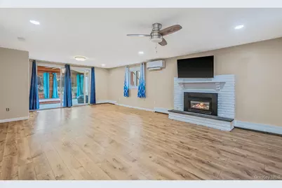 6 Rugby Drive, Shirley, NY 11967 - Photo 16