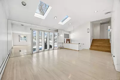 87 Executive Drive, New Hyde Park, NY 11040 - Photo 4