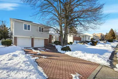 87 Executive Drive, New Hyde Park, NY 11040 - Photo 2