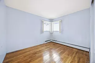 87 Executive Dr, New Hyde Park, NY 11040 - Photo 16