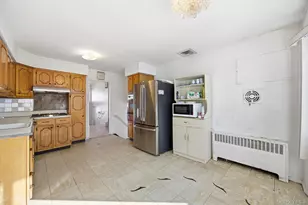 87 Executive Dr, New Hyde Park, NY 11040 - Photo 10