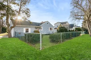 281 Richmond Ave, Amityville, NY 11701 - Photo 30