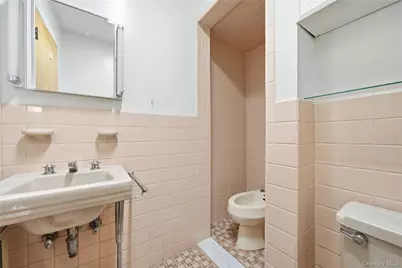 311 Cedar Street, West Hempstead, NY 11550 - Photo 16