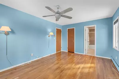 68 Beaumont Drive, Plainview, NY 11803 - Photo 22