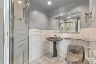 68 Beaumont Dr, Plainview, NY 11803 - Photo 20