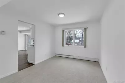 68 Beaumont Drive, Plainview, NY 11803 - Photo 6