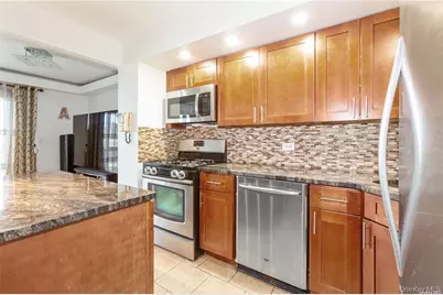 9229 Queens Boulevard #3H, Rego Park, NY 11374 - Photo 6