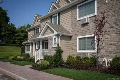 37 Victorian Court #37, Holtsville, NY 11742 - Photo 2