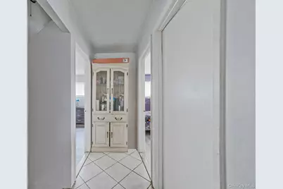 24 Beacon Lane, Hicksville, NY 11801 - Photo 16