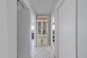 24 Beacon Ln, Hicksville, NY 11801 - Photo 16