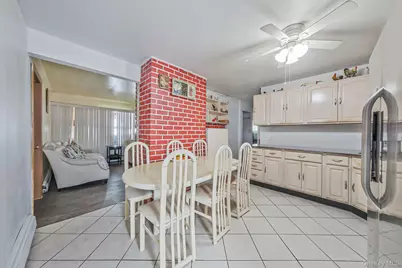 24 Beacon Lane, Hicksville, NY 11801 - Photo 10