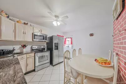 24 Beacon Lane, Hicksville, NY 11801 - Photo 12